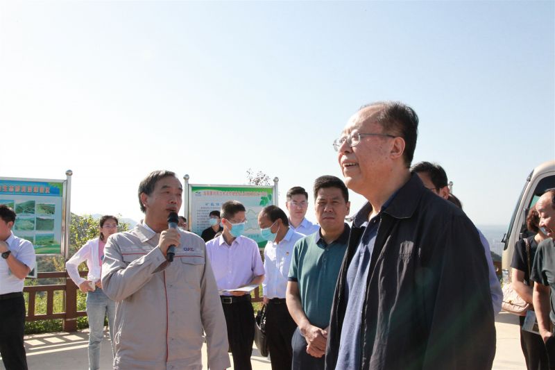 
				   
					河南省人大常委會(huì )黨組副書(shū)記、副主任馬懿一行到洛陽(yáng)黃河同力調研
				 